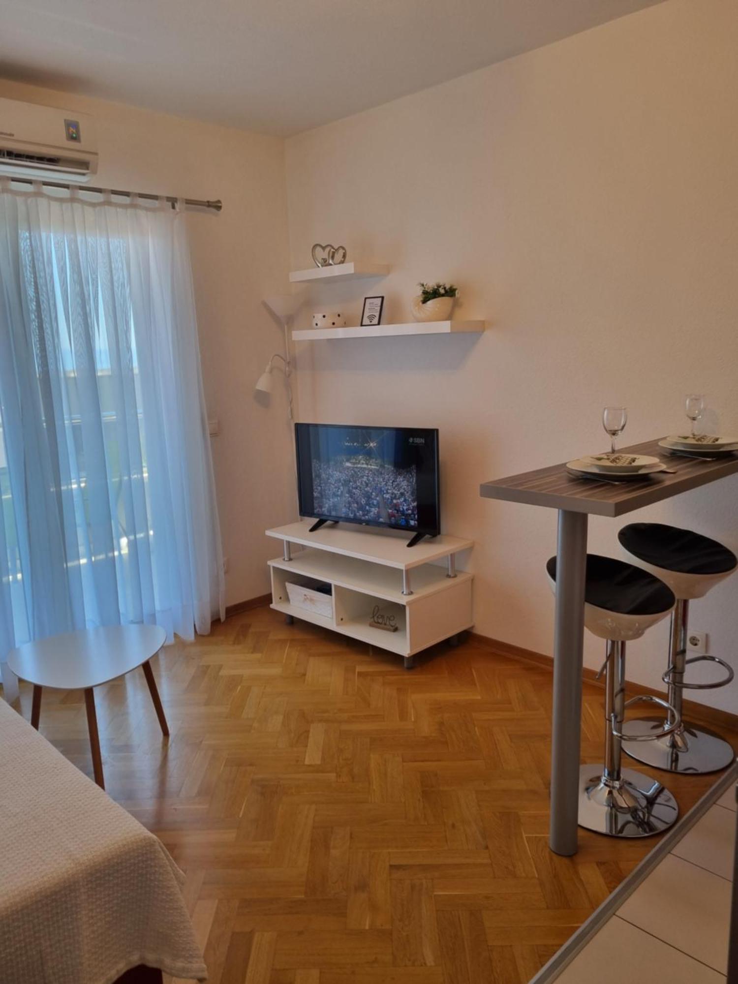 Villa Em Makarska Eksteriør billede