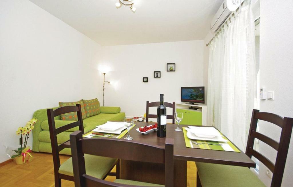 Villa Em Makarska Eksteriør billede
