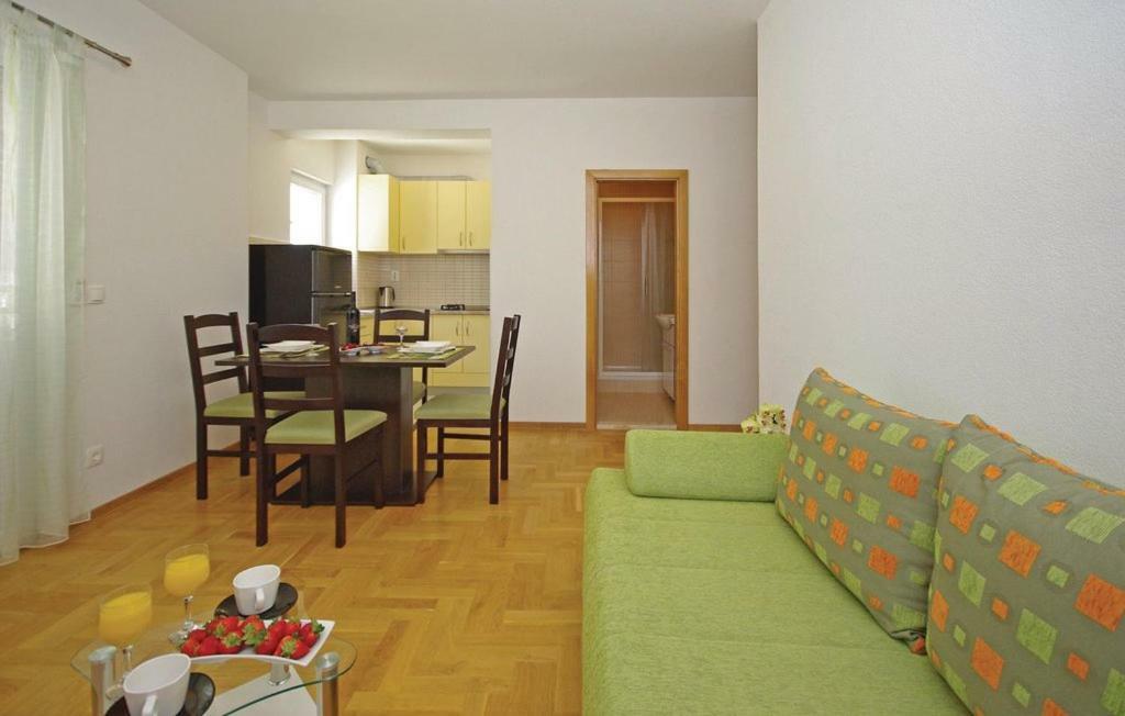 Villa Em Makarska Eksteriør billede